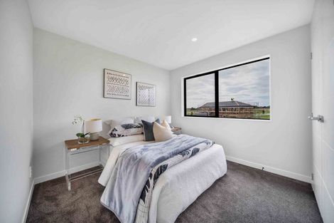 Photo of property in 12 Korowhiti Road, Clarks Beach, 2122