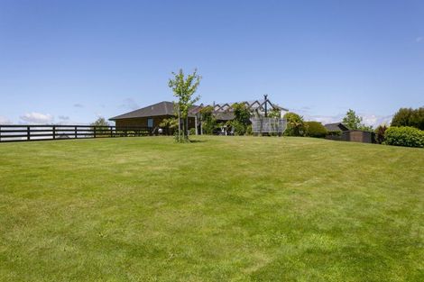 Photo of property in 71 Loch Views Road, Acacia Bay, Taupo, 3385