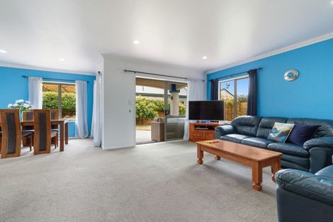 Photo of property in 61 Nielsen Gardens, Rototuna, Hamilton, 3210