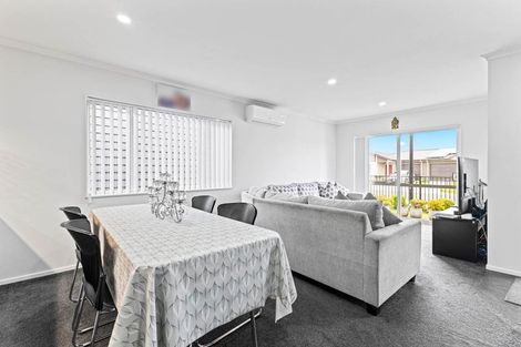 Photo of property in 22 Kapowai Boulevard, Takanini, 2112