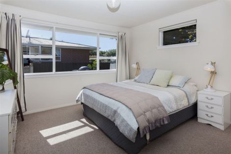 Photo of property in 96b Crofton Road, Harewood, Christchurch, 8051