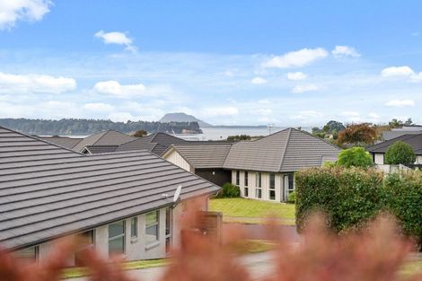 Photo of property in 3 Lakeside Terrace, Omokoroa, 3114