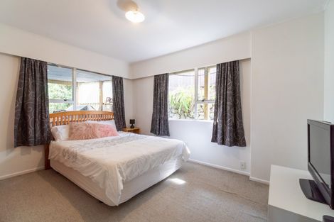 Photo of property in 116 Taylor Terrace, Tawa, Wellington, 5028