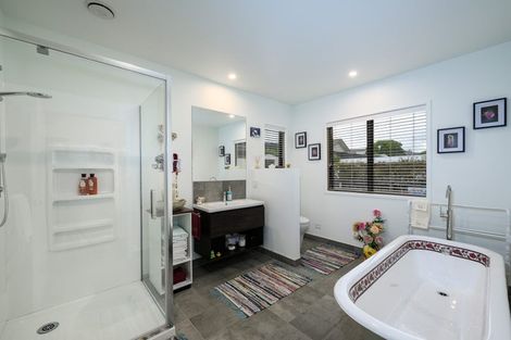 Photo of property in 30b Redwood Crescent, Hurdon, New Plymouth, 4310