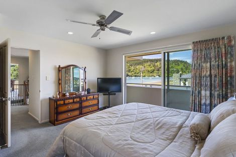 Photo of property in 301 Beach Road, Whangamata, 3620