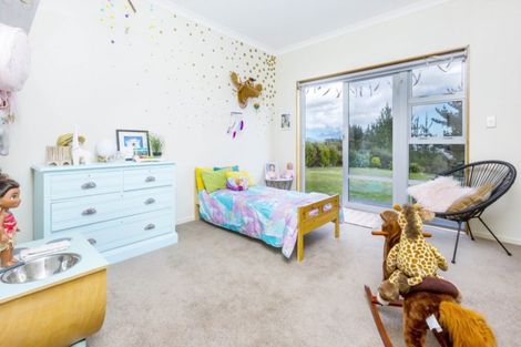 Photo of property in 4 Mount Marua Way, Timberlea, Upper Hutt, 5018