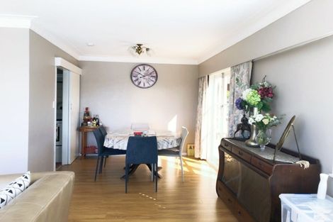 Photo of property in 117 Forrest Hill Road, Forrest Hill, Auckland, 0620