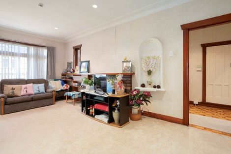 Photo of property in 17 Jasper Avenue, Mount Roskill, Auckland, 1041