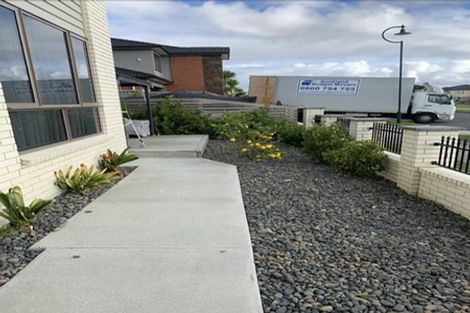 Photo of property in 1 Castlebane Drive, Flat Bush, Auckland, 2019