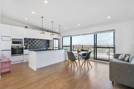 Photo of property in 50 Ascension Crescent, Orewa, 0931