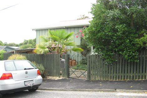 Photo of property in 17 Brenchley Road, Lyttelton, 8082