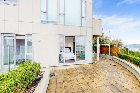 Photo of property in 11 Sovereign Point, Kaiwharawhara, Wellington, 6035