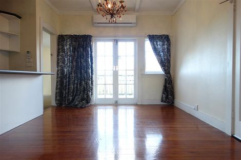 Photo of property in 16 Jasper Avenue, Mount Roskill, Auckland, 1041