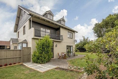 Photo of property in 15 Sawtell Place, Northcote, Christchurch, 8052