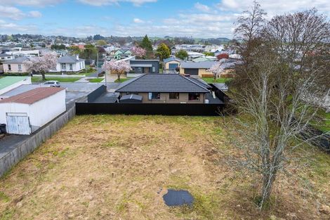 Photo of property in 37 Lanark Street, Balclutha, 9230