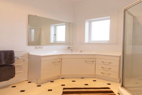 Photo of property in 16 Jasper Avenue, Mount Roskill, Auckland, 1041