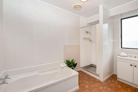 Photo of property in 9 Moxham Grove, Massey, Auckland, 0614