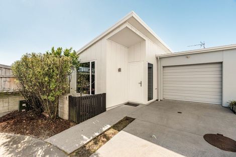 Photo of property in 1 Chain Place, Papamoa, 3118