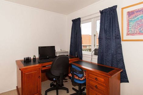 Photo of property in 16 Jasper Avenue, Mount Roskill, Auckland, 1041