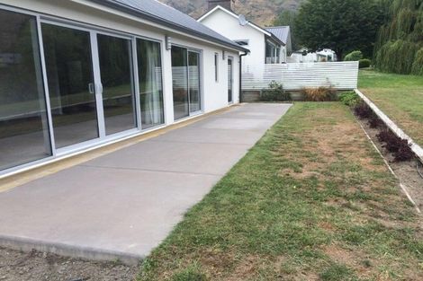 Photo of property in 19b Old Station Avenue, Wanaka, 9305