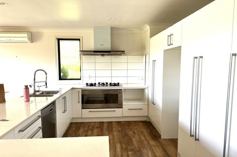 Photo of property in 13 Kimberly Grove, Greenhithe, Auckland, 0632