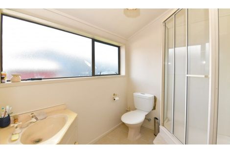 Photo of property in 32 Walton Street, Red Beach, 0932