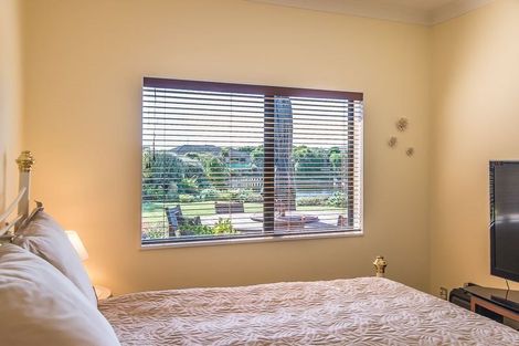 Photo of property in 93 Regent Drive, Paraparaumu Beach, Paraparaumu, 5032