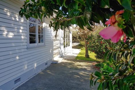 Photo of property in 98 Melbourne Road, Island Bay, Wellington, 6023