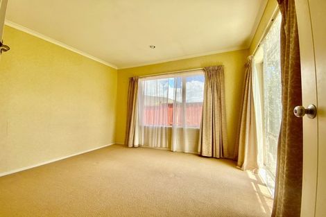 Photo of property in 6 Magic Way, Randwick Park, Auckland, 2105