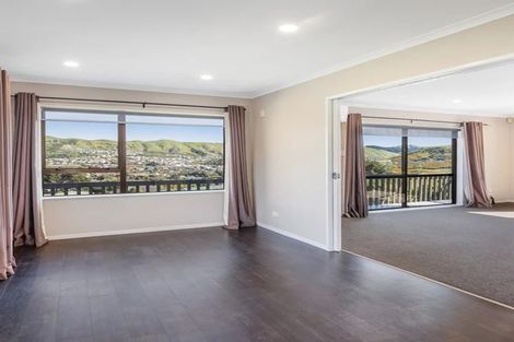 Photo of property in 9 Curacao Place, Grenada Village, Wellington, 6037