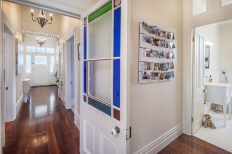 Photo of property in 8 Cheltenham Road, Devonport, Auckland, 0624