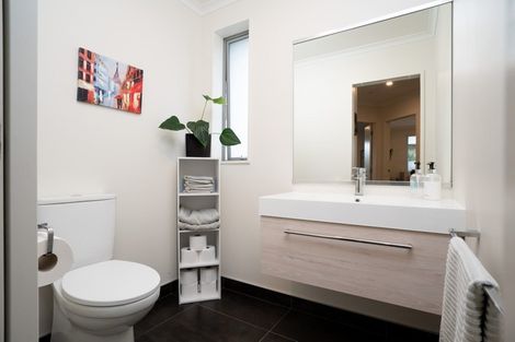 Photo of property in 5 Poaka Place, One Tree Point, 0118