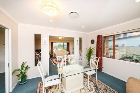 Photo of property in 12 Silkwood Place, Fitzherbert, Palmerston North, 4410