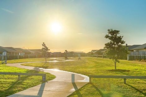 Photo of property in 77 Te Kio Crescent, Papamoa Beach, Papamoa, 3118