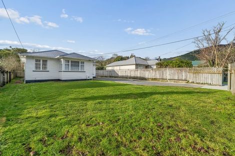 Photo of property in 95 Hine Road, Wainuiomata, Lower Hutt, 5014