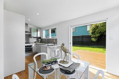 Photo of property in 1/48 Bond Crescent, Forrest Hill, Auckland, 0620