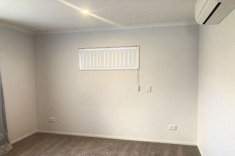 Photo of property in 14 Miami Place, One Tree Point, 0118