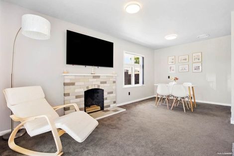 Photo of property in 22 Kaurilands Road, Titirangi, Auckland, 0604