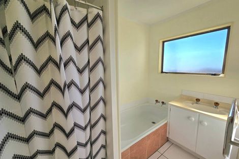 Photo of property in 1/13 Paton Avenue, Te Atatu South, Auckland, 0610