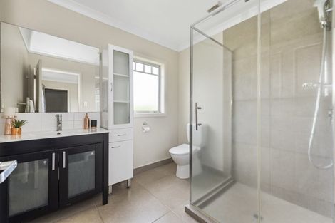 Photo of property in 162 Saint James Drive, Huntington, Hamilton, 3210