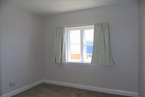 Photo of property in 77 Houghton Bay Road, Houghton Bay, Wellington, 6023