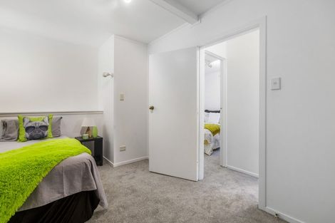 Photo of property in 2/78 Seaview Road, Castor Bay, Auckland, 0620