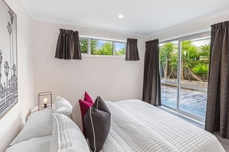 Photo of property in 24 Rangitira Avenue, Palmerston North, 4414