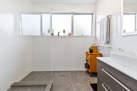 Photo of property in 6 Coey Place, Glen Eden, Auckland, 0602