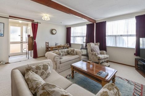 Photo of property in 2 Ely Place, Levin, 5510