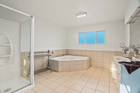 Photo of property in 140 Regent's Park Drive, Casebrook, Christchurch, 8051