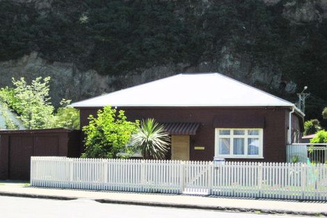 Photo of property in 38 Stoke Street, Sumner, Christchurch, 8081