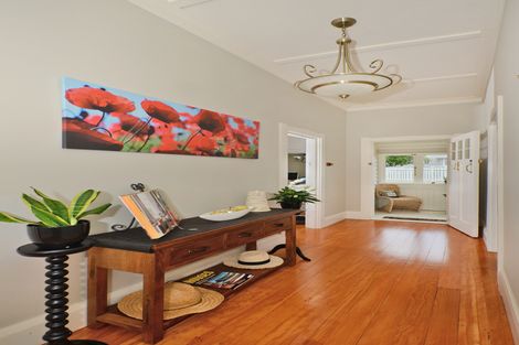 Photo of property in 6 Parahaki Street, Regent, Whangarei, 0112