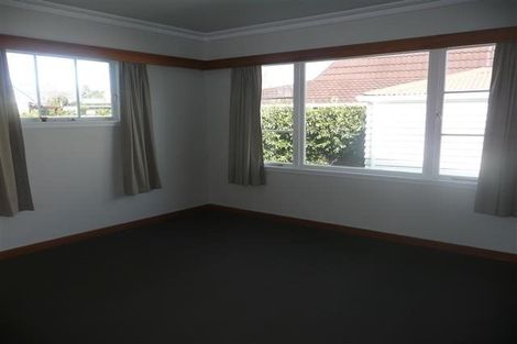 Photo of property in 6 Woodleigh Street, Frankleigh Park, New Plymouth, 4310