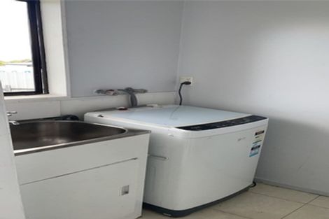 Photo of property in 76 Shifnal Drive, Randwick Park, Auckland, 2105